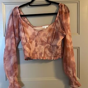 (Make a reasonable offer and it’s yours) 
Cute top from ABOUND.